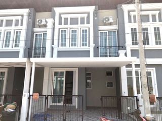 For Rent 2 Bedroom Townhouse In Mueang Chiang Mai