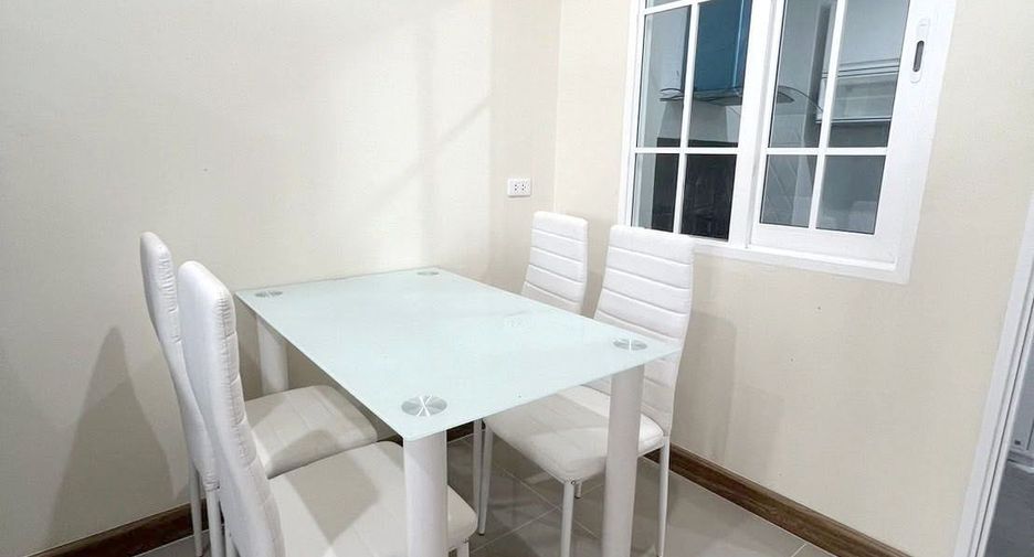 For rent 2 bedrooms townhouse in Mueang Chiang Mai, Chiang Mai