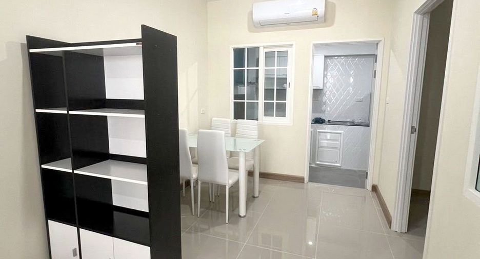 For rent 2 bedrooms townhouse in Mueang Chiang Mai, Chiang Mai
