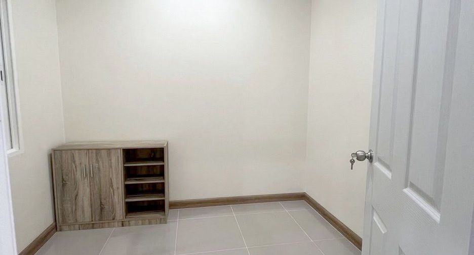 For rent 2 bedrooms townhouse in Mueang Chiang Mai, Chiang Mai