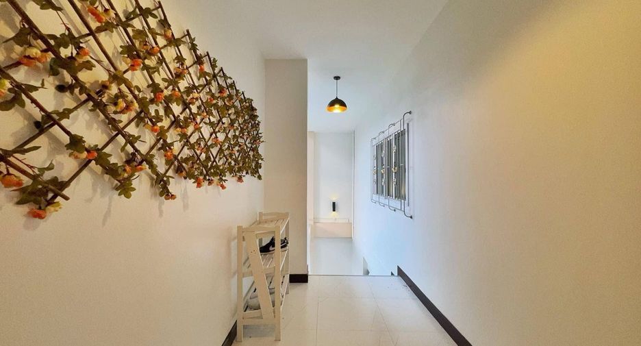 For rent 3 bedrooms house in North Pattaya, Pattaya