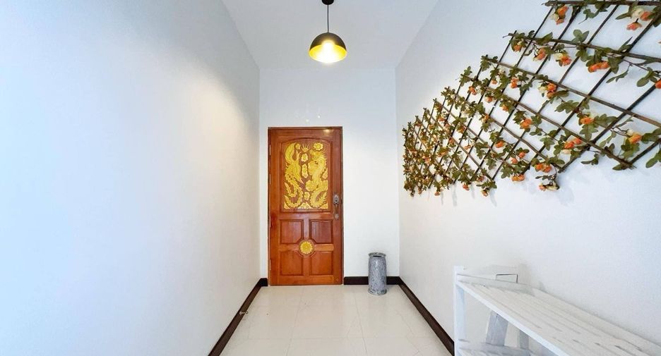 For rent 3 bedrooms house in North Pattaya, Pattaya