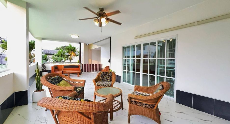 For rent 3 bedrooms house in North Pattaya, Pattaya
