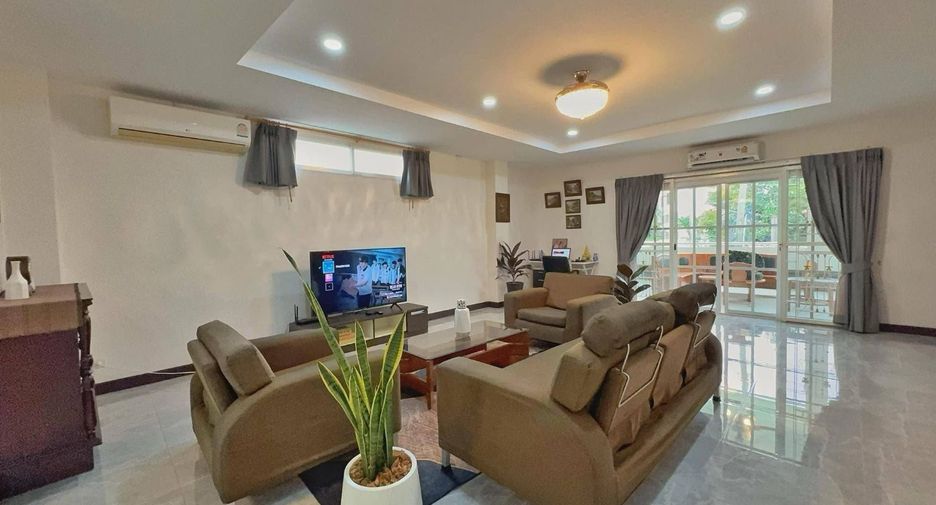 For rent 3 bedrooms house in North Pattaya, Pattaya