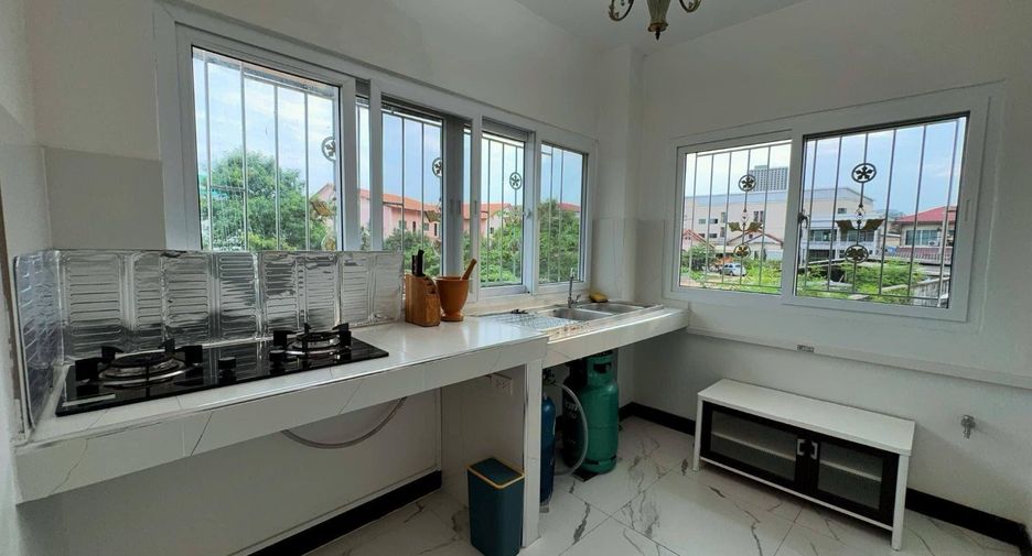 For rent 3 bedrooms house in North Pattaya, Pattaya