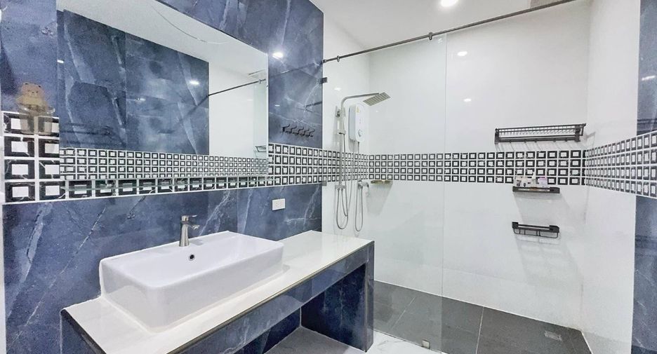 For rent 3 bedrooms house in North Pattaya, Pattaya