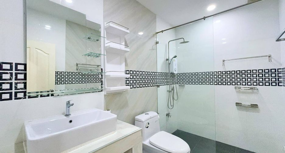 For rent 3 bedrooms house in North Pattaya, Pattaya
