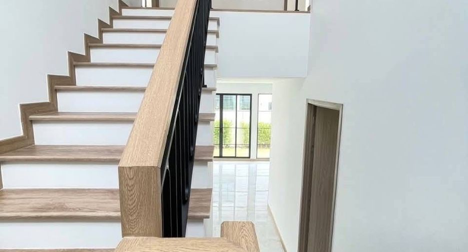 For sale 4 bedrooms house in Ban Pho, Chachoengsao