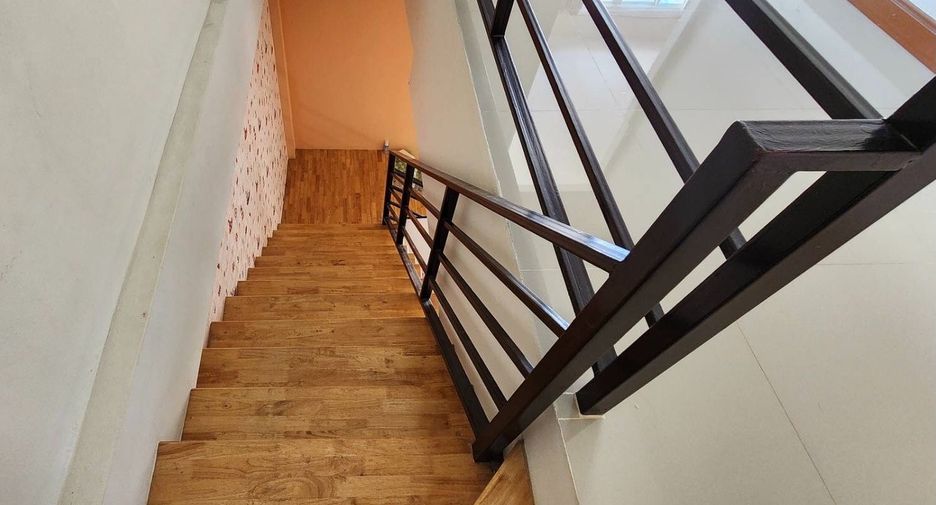 For sale 3 bedrooms townhouse in Mueang Chachoengsao, Chachoengsao
