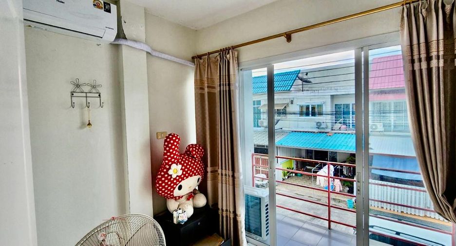 For sale 3 bedrooms townhouse in Mueang Chachoengsao, Chachoengsao