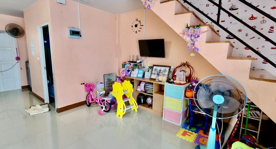 For sale 3 bedrooms townhouse in Mueang Chachoengsao, Chachoengsao