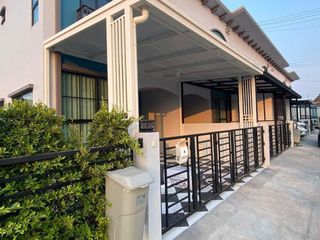 Reihenhaus zur Miete und zum Kauf mit 2 Zimmer in Lat Krabang, Bangkok