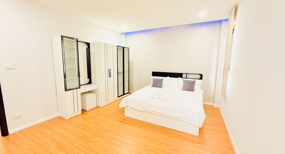 Villa en venta de 4 habitaciones en Jomtien, Pattaya