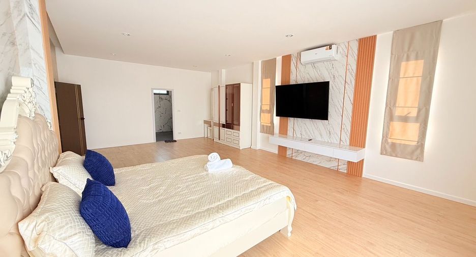 For sale 4 bedrooms villa in Jomtien, Pattaya