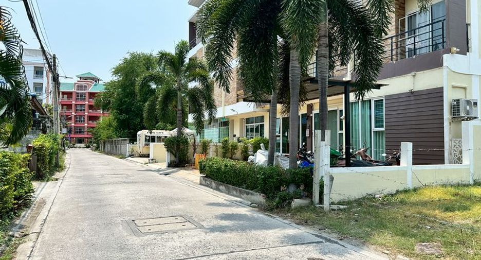 À vendre terrain à Mueang Chon Buri, Chonburi