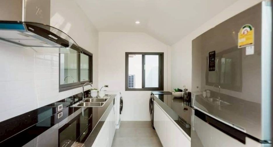 Casa en alquiler de 3 habitaciones en Huay Yai, Pattaya