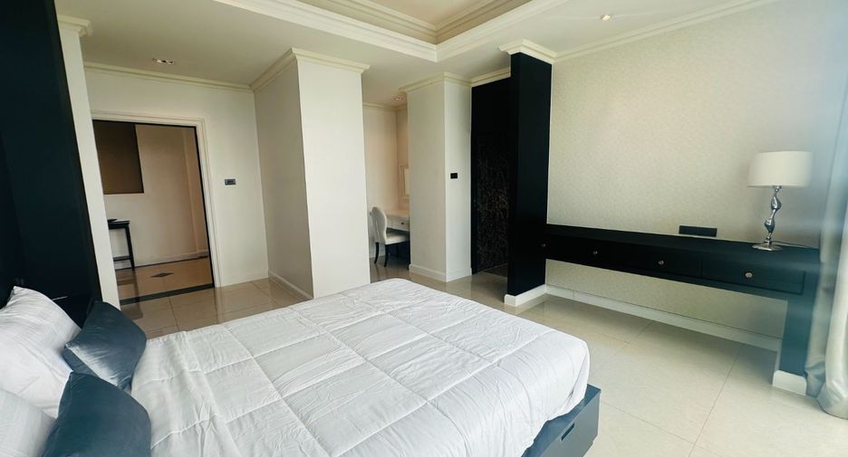 Wohnung zur Miete mit 3 Zimmer in Khlong Toei, Bangkok
