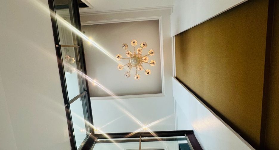 Wohnung zur Miete mit 3 Zimmer in Khlong Toei, Bangkok