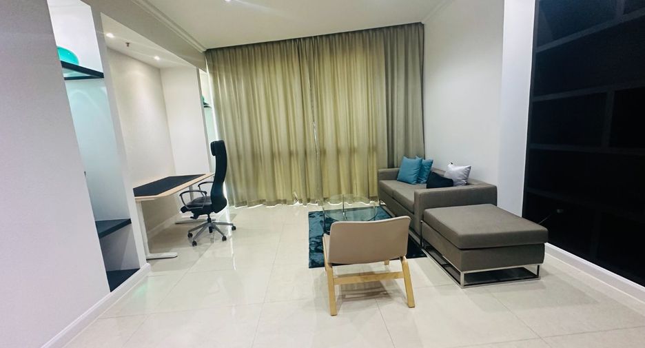 Wohnung zur Miete mit 3 Zimmer in Khlong Toei, Bangkok