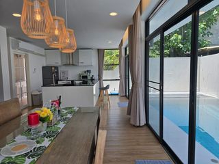 Villa en alquiler y en venta de 4 habitaciones en Mueang Chiang Mai, Chiang Mai