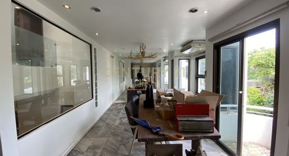 For sale 3 bedrooms townhouse in Din Daeng, Bangkok