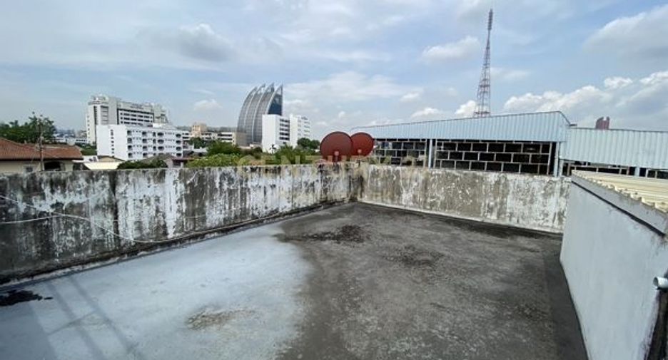 For sale 3 bedrooms townhouse in Din Daeng, Bangkok