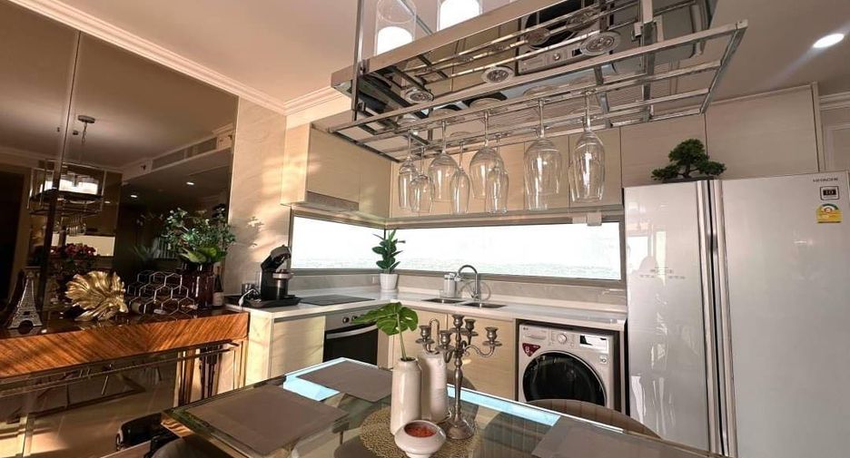 For sale 2 ベッドルーム condo in Bang Lamung, Chonburi