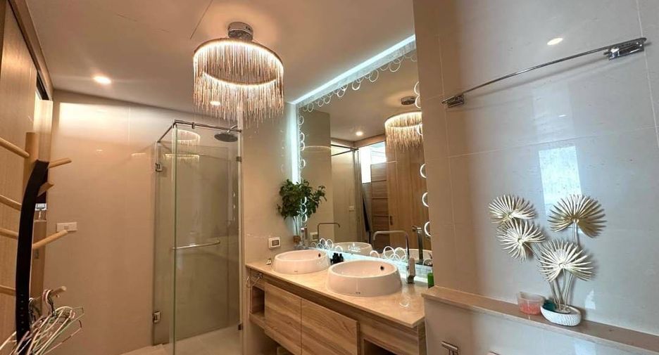 For sale 2 ベッドルーム condo in Bang Lamung, Chonburi