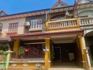 For sale 2 bed townhouse in Khlong Luang, Pathum Thani