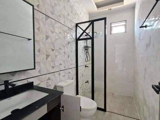 Haus zur Miete und zum Kauf mit 3 Zimmer in Bang Lamung, Chonburi