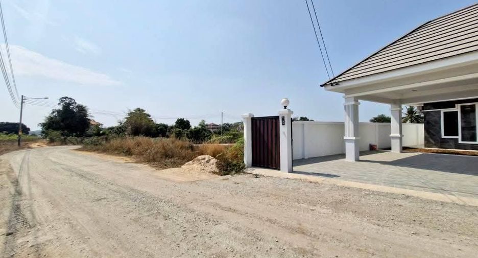 Haus zur Miete und zum Kauf mit 3 Zimmer in Bang Lamung, Chonburi