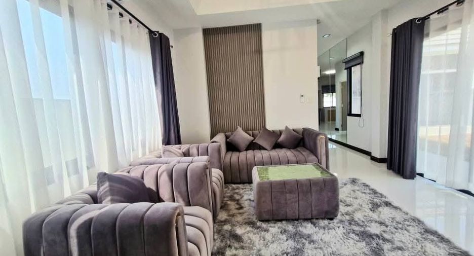 Haus zur Miete und zum Kauf mit 3 Zimmer in Bang Lamung, Chonburi
