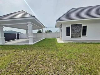 Haus zur Miete und zum Kauf mit 3 Zimmer in Bang Lamung, Chonburi