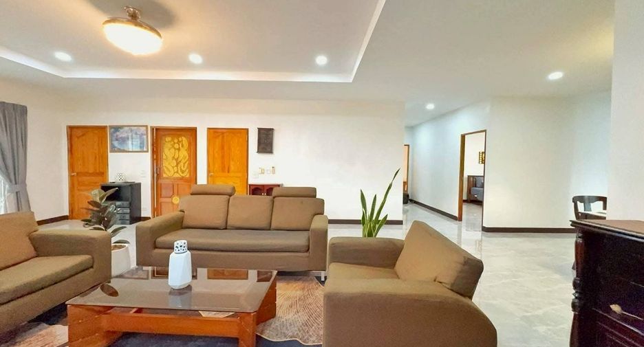 For rent 3 bedrooms house in Bang Lamung, Chonburi