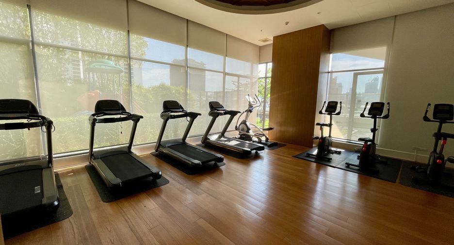 For sale 3 bedrooms condo in Khlong Toei, Bangkok
