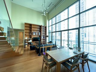 For sale 3 Beds condo in Khlong Toei, Bangkok
