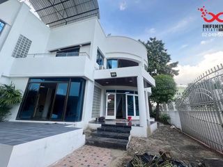 For sale 5 Beds house in Wang Thonglang, Bangkok