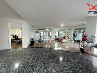 For sale 5 Beds house in Wang Thonglang, Bangkok