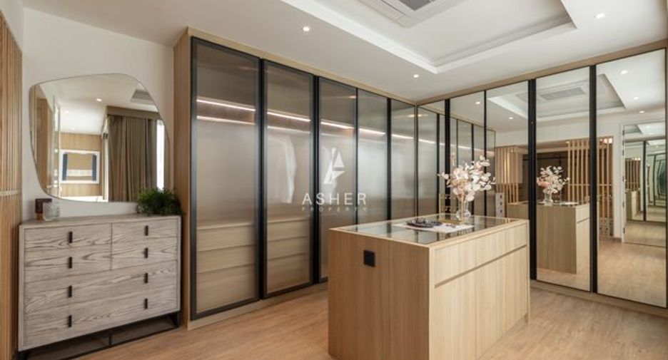 Haus zum Kauf mit 4 Zimmer in Watthana, Bangkok