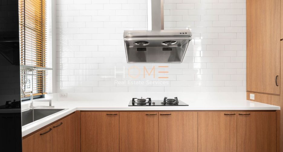 For sale 4 bedrooms house in Khan Na Yao, Bangkok