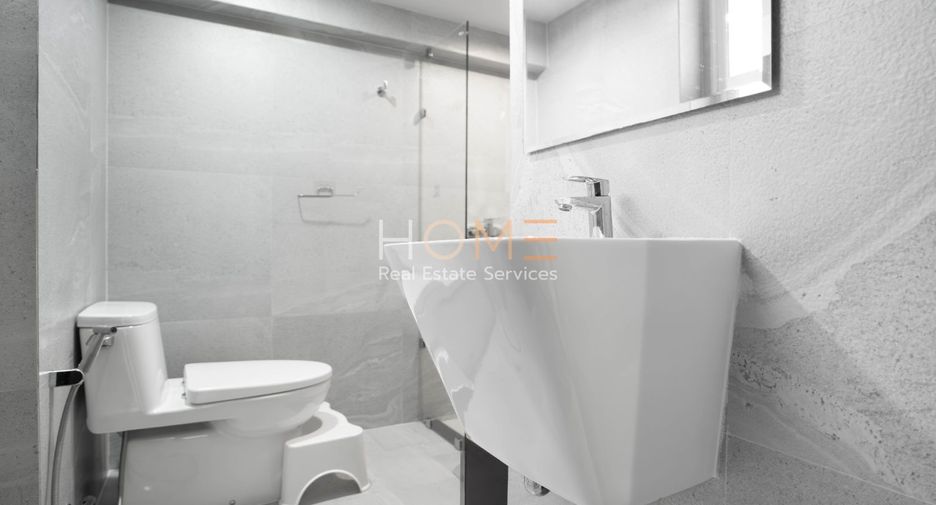 For sale 4 bedrooms house in Khan Na Yao, Bangkok