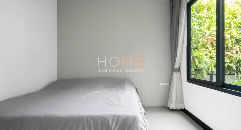 For sale 4 bedrooms house in Khan Na Yao, Bangkok