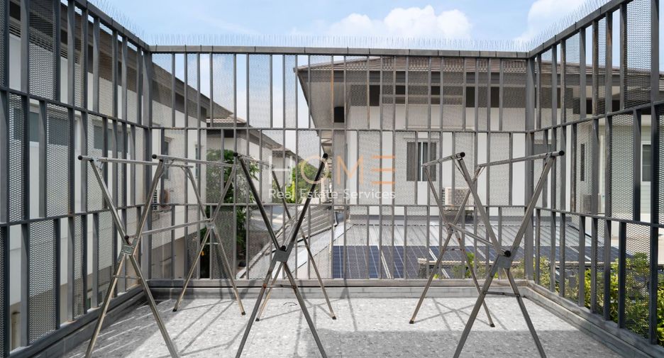 For sale 4 bedrooms house in Khan Na Yao, Bangkok