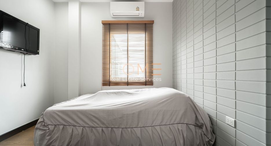 For sale 4 bedrooms house in Khan Na Yao, Bangkok