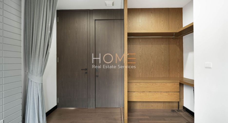 For sale 4 bedrooms house in Khan Na Yao, Bangkok