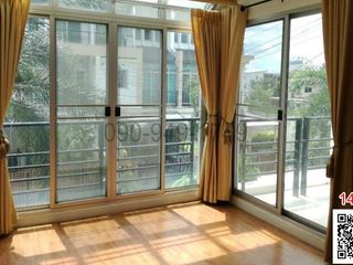 Casa adosada en alquiler de 3 habitaciones en Khan Na Yao, Bangkok