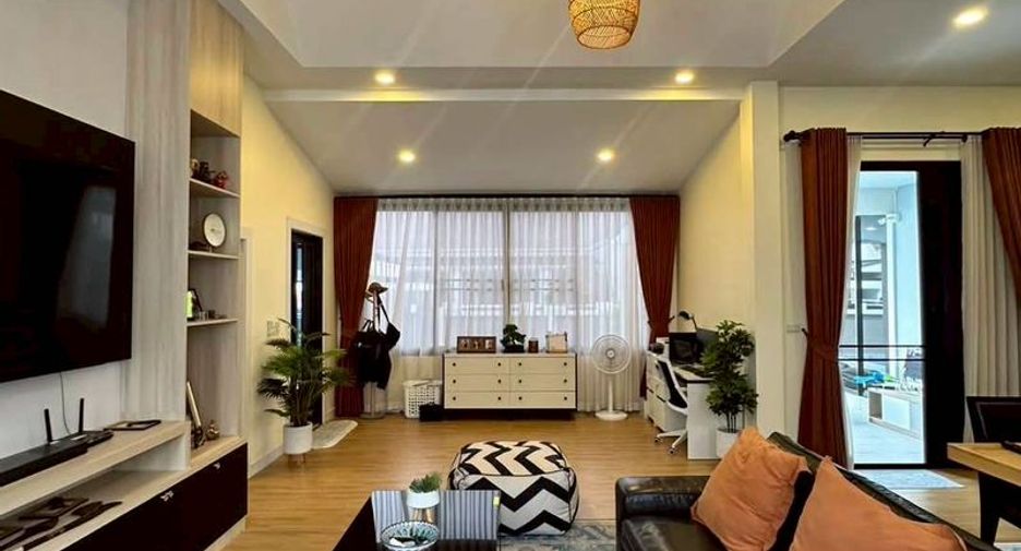 For sale 3 bedrooms villa in Bang Lamung, Chonburi