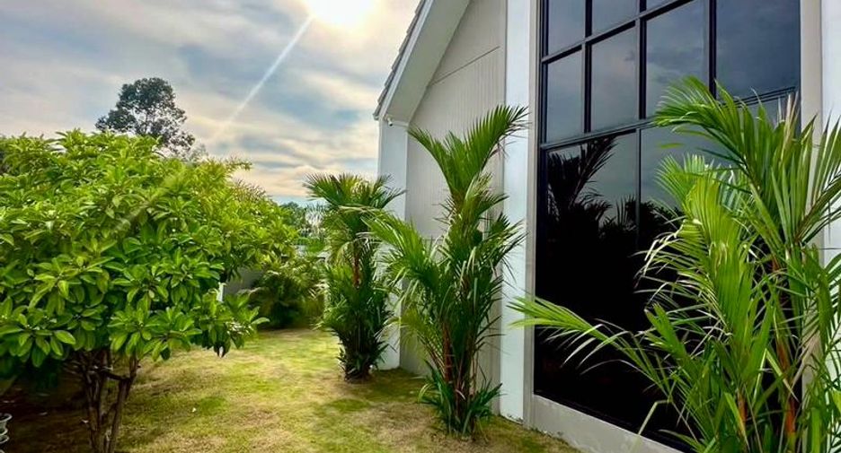 For sale 3 bedrooms villa in Bang Lamung, Chonburi