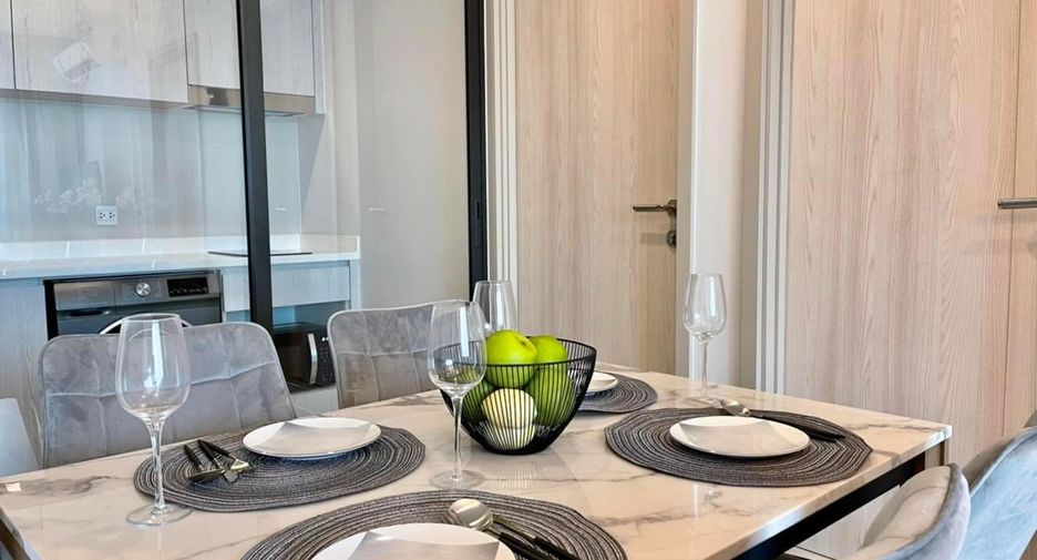 For rent 2 bedrooms condo in Pathum Wan, Bangkok