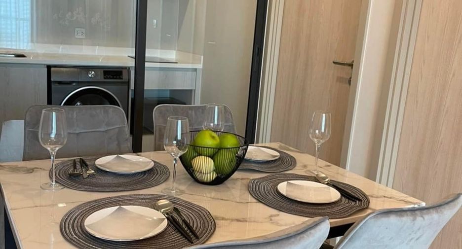 For rent 2 bedrooms condo in Pathum Wan, Bangkok